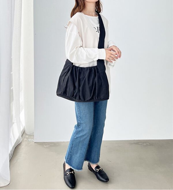 GeeRA（ジーラ）の「ギャザーショルダーバッグ（ハンドバッグ）」｜詳細画像