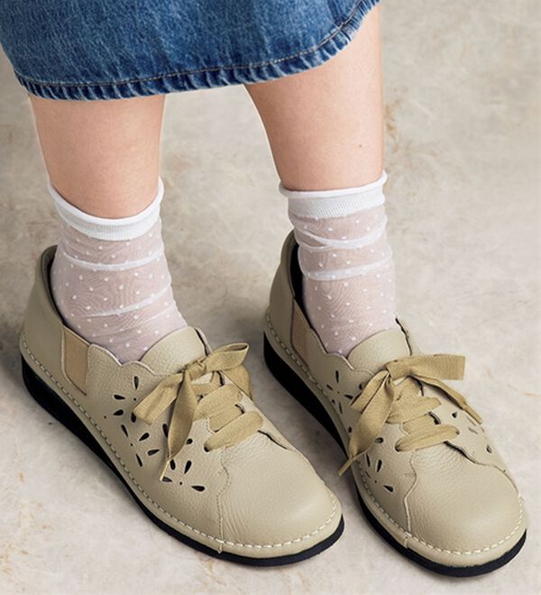 ルフラン（ルフラン）の「５Ｅ花柄パンチングアウトステッチシューズ（フラットシューズ）」｜詳細画像