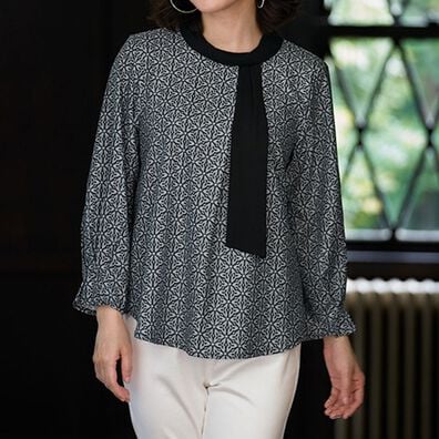 BELLUNA（ベルーナ）の「プリントボウタイブラウス（ブラウス）」