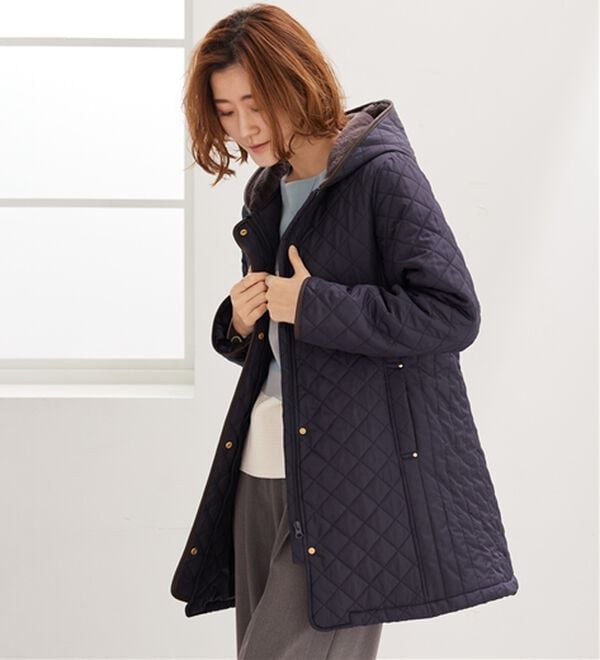 BELLUNA（ベルーナ）の「パイピング使い細見えキルトデザインコート（ロングコート）」｜詳細画像