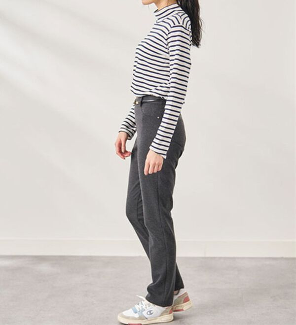 BELLUNA（ベルーナ）の「防風&times;ストレッチ素材ストレートパンツ（フルレングスパンツ）」｜詳細画像