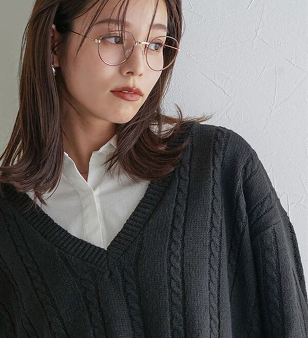 Pierrot（ピエロ）の「ケーブル柄深Ｖネックニット（ニット・セーター）」｜詳細画像