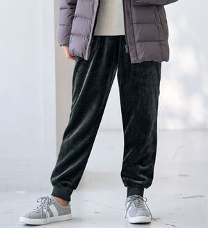 BELLUNA（ベルーナ）の「ぽか暖ボアのお散歩パンツ（フルレングスパンツ）」｜黒