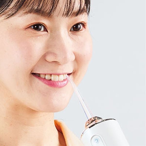 「充電式口腔洗浄機デンタルクリア（その他美容・健康機器）」｜詳細画像