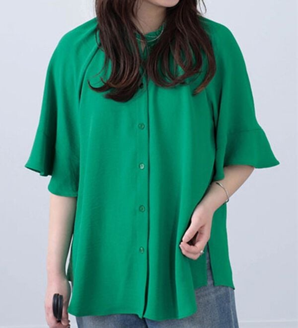 BELLUNA（ベルーナ）の「衿フリル華やかデザインブラウス（ブラウス）」｜グリーン