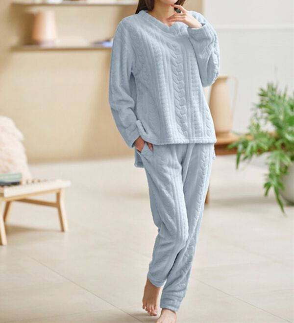 YU'NOW（ユナウ）の「ケーブルニット風フリースルームウェアセット（パジャマ・ルームウェア）」｜ライトブルー