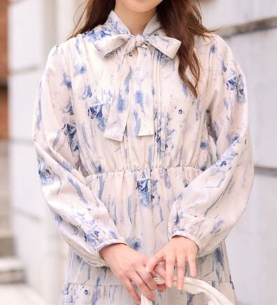 alotta（アロッタ）の「【１枚で決まる】２WAYボウタイ付ワンピース（その他ワンピース）」