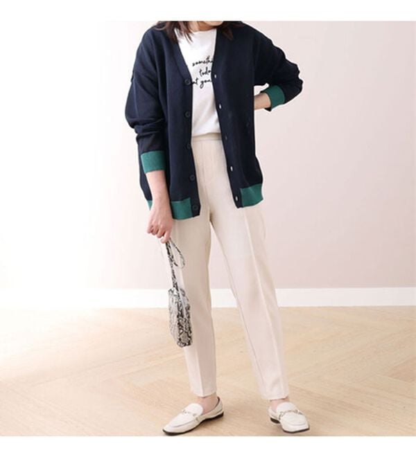 BELLUNA（ベルーナ）の「透かし編Ｖネックデザインカーディガン（ニットカーディガン）」｜詳細画像