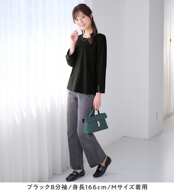 alotta（アロッタ）の「【選べる袖丈】柔らか綿混素材パール調ボタンＴシャツ（カットソー）」｜詳細画像