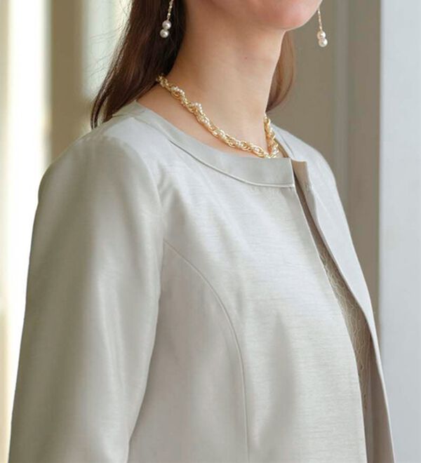 BELLUNA（ベルーナ）の「シャンタン素材ノーカラージャケットレースワンピースアンサンブル（ワンピースセットスーツ）」｜詳細画像