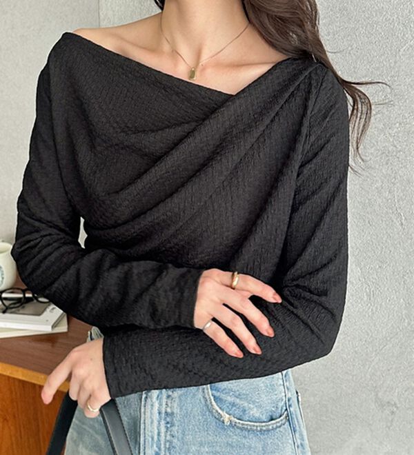 GeeRA（ジーラ）の「ジャガード素材ドレープカットソー（カットソー）」｜詳細画像