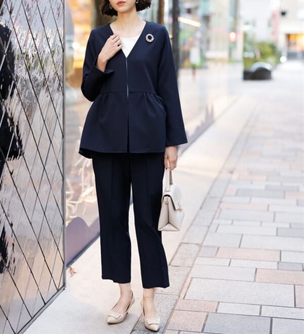 GeeRA（ジーラ）の「【2点セット】ペプラムジャケットセットアップスーツ（パンツスーツ）」｜詳細画像