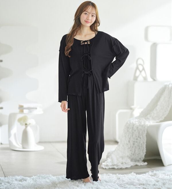 YU'NOW（ユナウ）の「＜リボンカーデ&times;ロングパンツ＞ぷるるん谷間のルームウェア３点セット（パジャマ・ルームウェア）」｜詳細画像