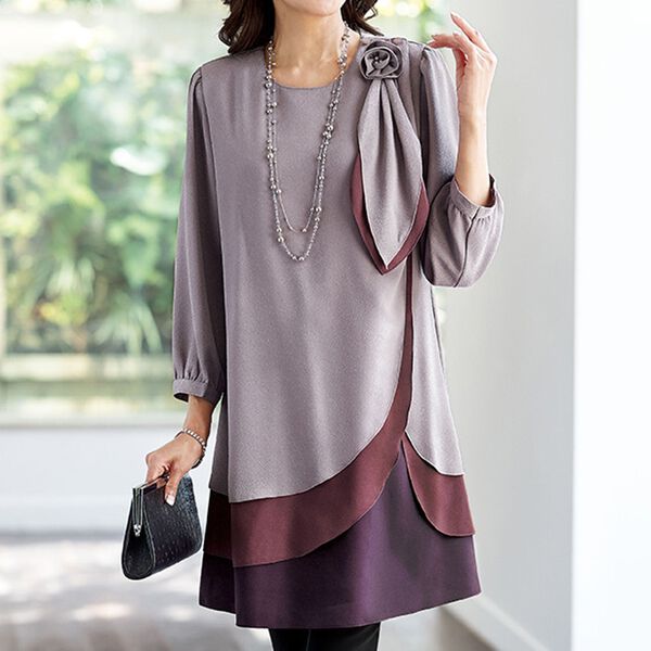 BELLUNA（ベルーナ）の「ちりめん３段重ねデザインチュニック（コサージュ付）（チュニック）」｜詳細画像