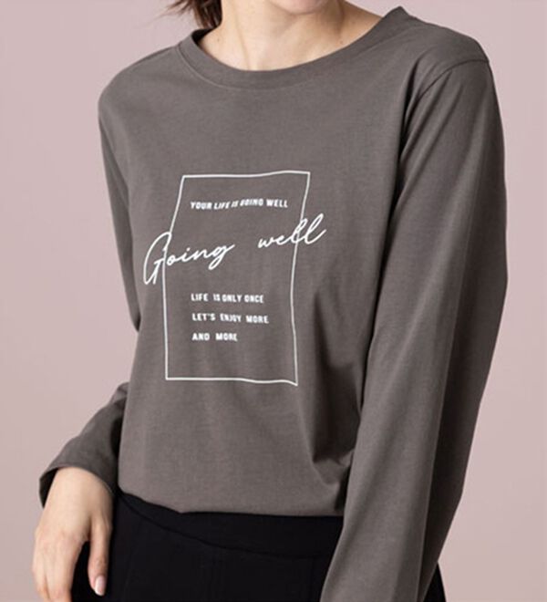 BELLUNA（ベルーナ）の「キレイ見え綿１００％素材ロゴプルオーバー（カットソー）」｜詳細画像