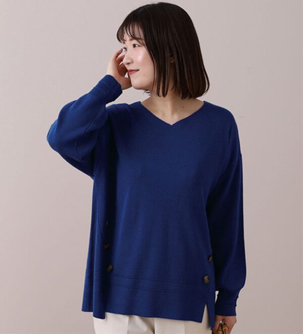 BELLUNA（ベルーナ）の「ミラノリブサイドボタン使いプルオーバー（ニット・セーター）」｜ブルー