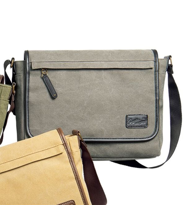 「＜クロコダイル＞洗い加工帆布ショルダーバッグ（その他メンズバッグ）」｜グレー