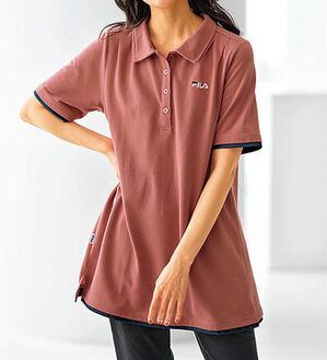 BELLUNA（ベルーナ）の「＜ＦＩＬＡ＞ひんやり！タック使い配色ポロチュニック（ポロシャツ）」｜コーラル