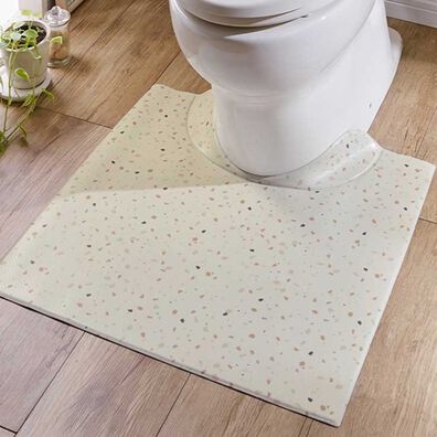 iellio（イエリオ）の「すき間にピタッ！ふけるＰＶＣトイレマット（トイレマット）」