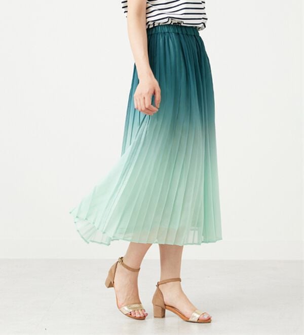 BELLUNA（ベルーナ）の「プリーツデザイングラデーションスカート（ロングスカート）」｜詳細画像