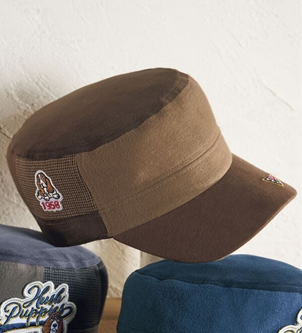 「＜ハッシュパピー＞コーデュロイビッグロゴキャップ（メンズ帽子）」｜ブラウン