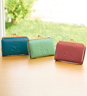 BELLUNA（ベルーナ）の「＜スヌーピー＞牛革がま口ミドル財布（財布・パスケース）」｜詳細画像