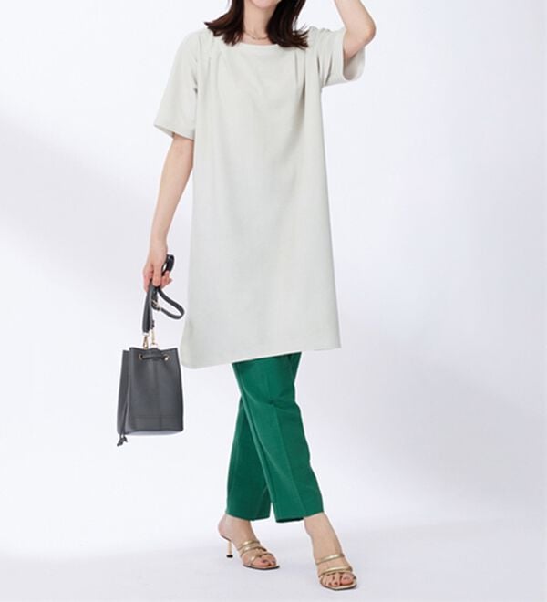 BELLUNA（ベルーナ）の「かのこ素材肩タックデザインワンピース（チュニック）」｜詳細画像