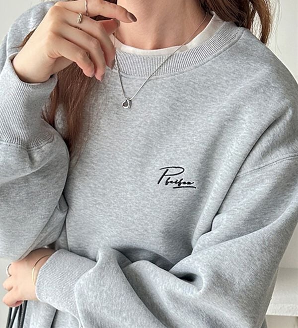 GeeRA（ジーラ）の「ロゴ＆ハート刺しゅう裏起毛スウェット（トレーナー・スウェット）」｜詳細画像