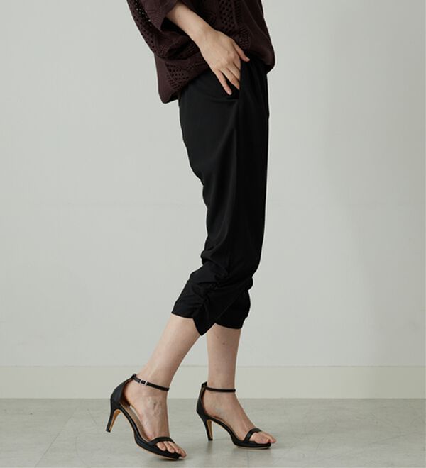 BELLUNA（ベルーナ）の「【接触冷感/UVカット/吸水速乾/軽量】ヒンヤリ＆速乾！裾くしゅクロップドパンツ（クロップドパンツ）」｜詳細画像