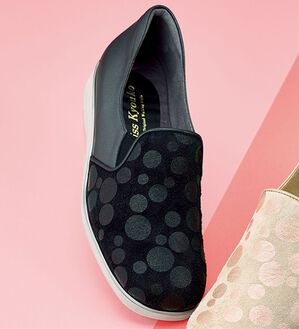 ルフラン（ルフラン）の「＜ミスキョウコ＞４Ｅバブルドットスリッポン（スリッポン）」｜ブラック