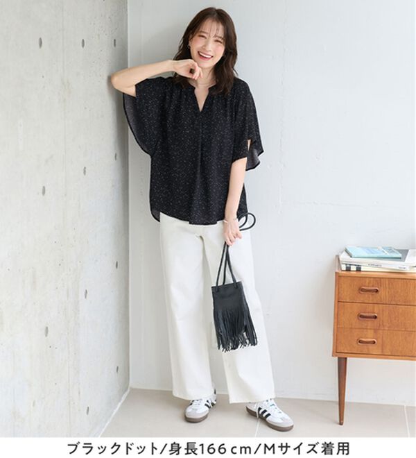 Viola e Viola（ヴィオラ エ ヴィオラ）の「【選べる２丈】さらっと涼感フレアスリーブブラウス（ブラウス）」｜詳細画像