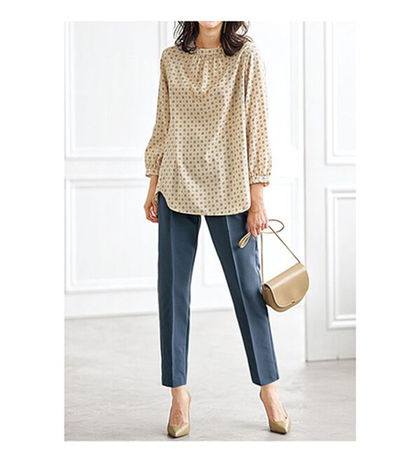 BELLUNA（ベルーナ）の「ギャザー使い小紋柄デザインブラウス（ブラウス）」｜詳細画像