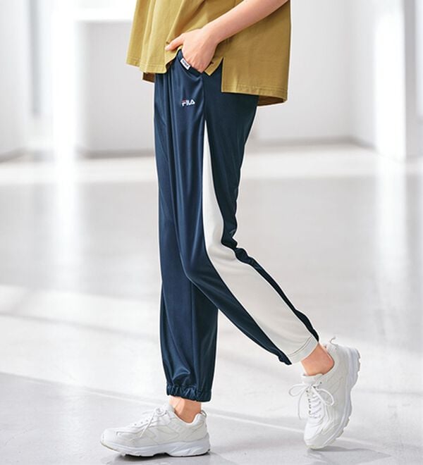 BELLUNA（ベルーナ）の「＜ＦＩＬＡ＞裾２ＷＡＹメッシュ切替ジャージパンツ（その他パンツ）」｜ネイビー
