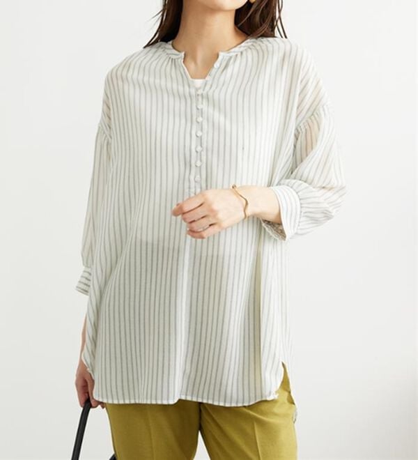 BELLUNA（ベルーナ）の「シャリ感シアー素材多ボタンチュニック（チュニック）」｜詳細画像