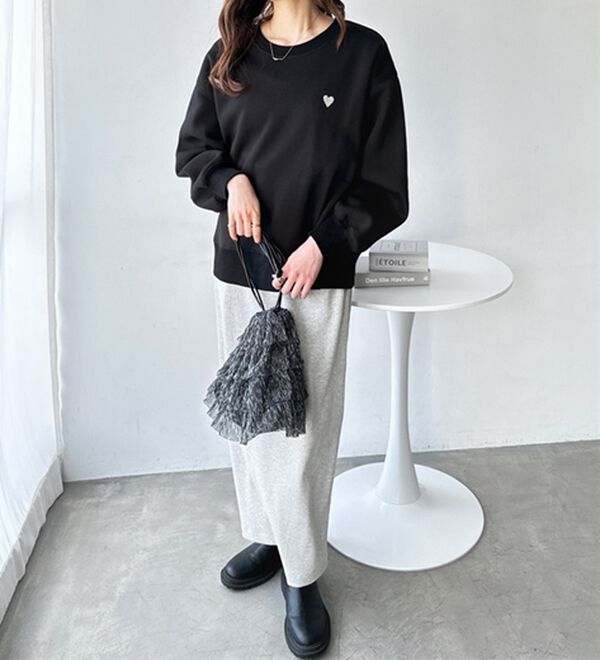 GeeRA（ジーラ）の「ロゴ＆ハート刺しゅう裏起毛スウェット（トレーナー・スウェット）」｜詳細画像