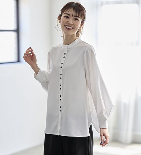 BELLUNA（ベルーナ）の「大人のシンプル服多ボタン袖ボリュームブラウス（ブラウス）」｜詳細画像