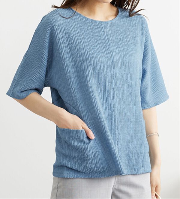 BELLUNA（ベルーナ）の「シャイニー楊柳ポケット使いプルオーバー（カットソー）」｜ブルー