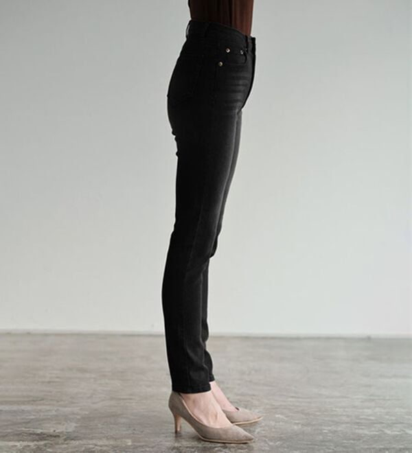 Pierrot（ピエロ）の「【ＸＳ～４Ｌ】ストレッチスキニーデニムパンツ（フルレングスパンツ）」｜詳細画像