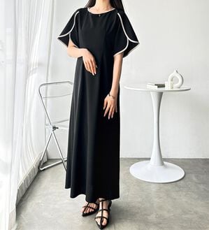 GeeRA（ジーラ）の「スリット入りフレアースリーブワンピース（その他ワンピース）」｜ブラック