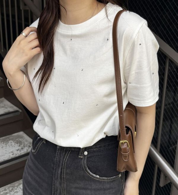GeeRA（ジーラ）の「綿１００％ラインストーンドットＴシャツ（カットソー）」｜オフホワイト