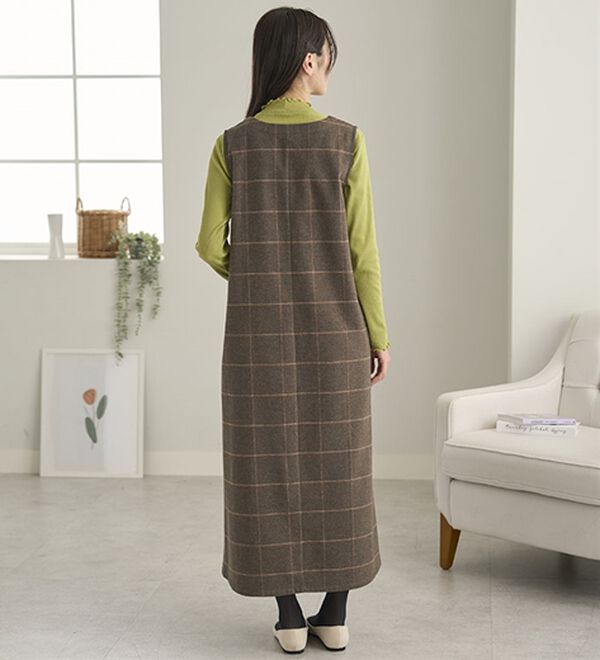 BELLUNA（ベルーナ）の「《ＨｕｇＲｅａｍコットン》Ｖネックジャンパースカート（ジャンパースカート）」｜詳細画像