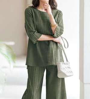 BELLUNA（ベルーナ）の「別々でも使えるタック調素材セットアップ（セットアップ）」｜カーキ