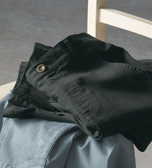 BELLUNA（ベルーナ）の「＜＆ｃｏｃｏｃｈｉ＞短めトップスに合わせる洗い加工ゆったりコクーンパンツ（フルレングスパンツ）」｜黒