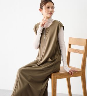 Viola e Viola（ヴィオラ エ ヴィオラ）の「なめらかポンチ　Iラインジャンスカ（ジャンパースカート）」｜モカカーキ