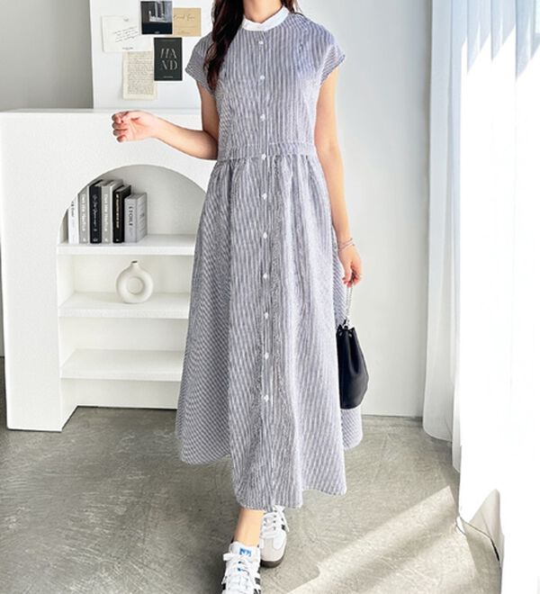 ホワイト シャツワンピース ギャザー入り ホワイト シャツワンピース ギャザー入り