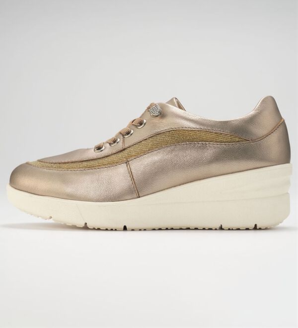 ルフラン（ルフラン）の「＜トゥビーコンティニュード＞ラメが煌めく４Ｅレザースニーカー（スニーカー）」｜詳細画像