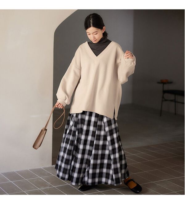 Viola e Viola（ヴィオラ エ ヴィオラ）の「あったか裏起毛Ｖネックチュニック（チュニック）」｜詳細画像