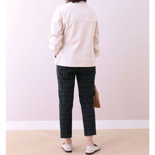 BELLUNA（ベルーナ）の「ストレッチ素材センタープレス入りテーパードパンツ（テーパードパンツ）」｜詳細画像