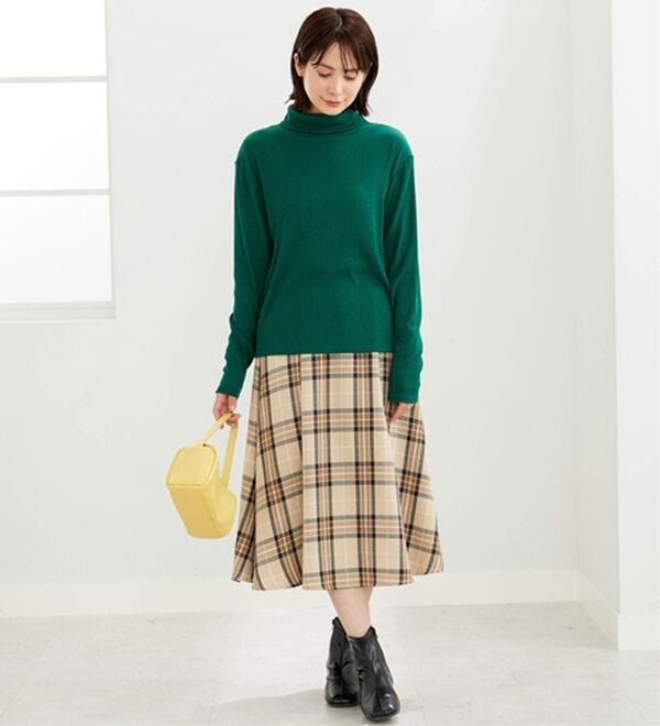 BELLUNA（ベルーナ）の「まるでニット！サラッと軽いリブハイネックプルオーバー（カットソー）」｜詳細画像