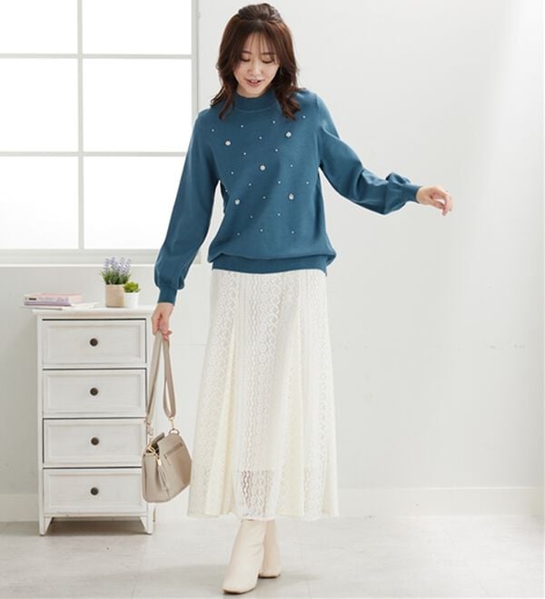 BELLUNA（ベルーナ）の「パール付ニットプルオーバー（ニット・セーター）」｜詳細画像